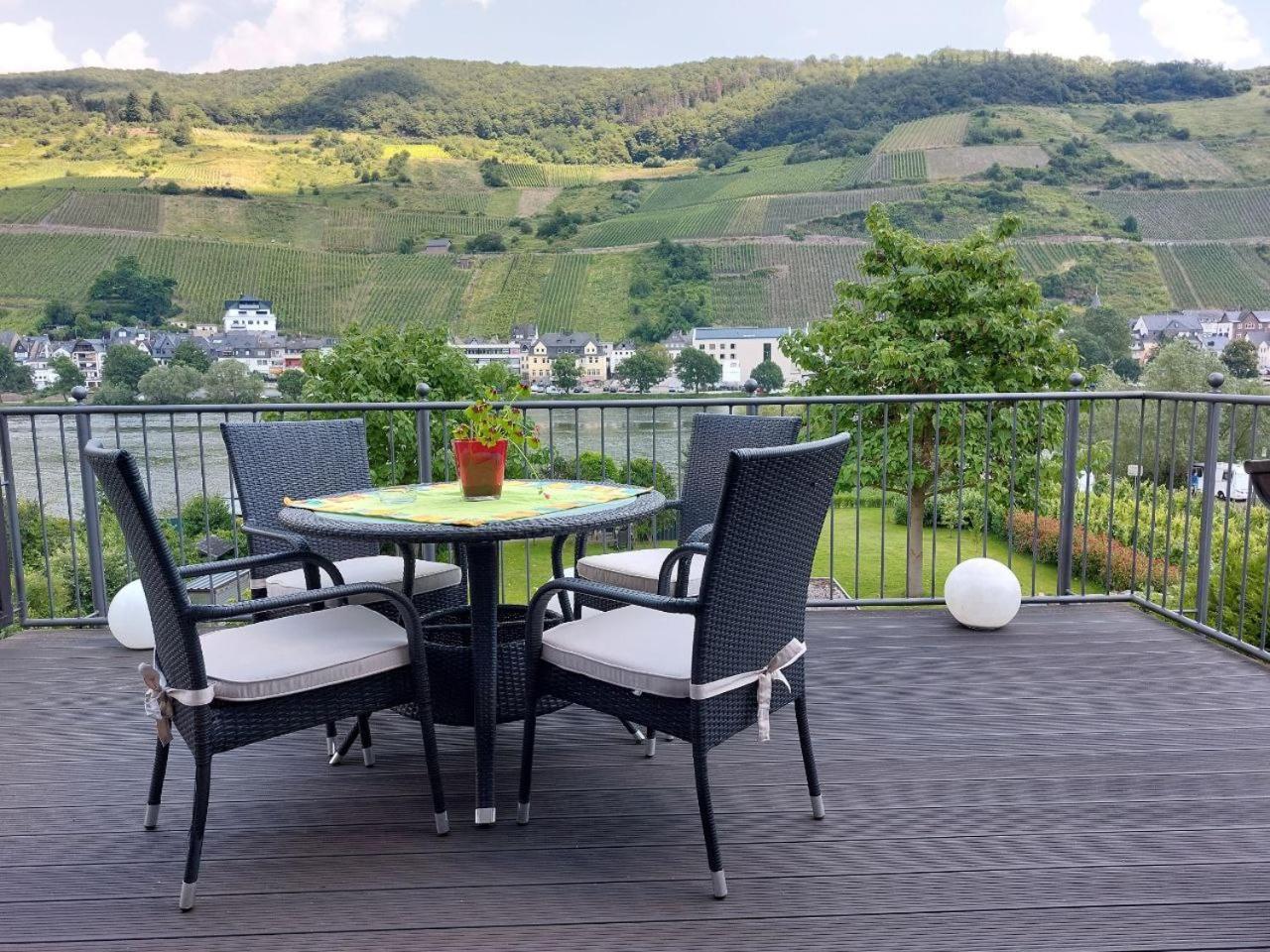 Zum Blauglockenbaum Apartman Zell an der Mosel Kültér fotó