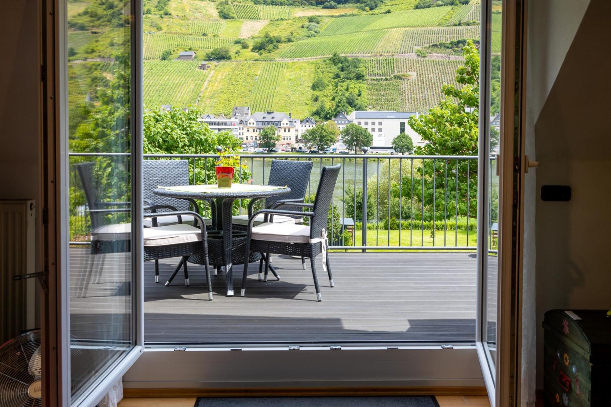 Zum Blauglockenbaum Apartman Zell an der Mosel Kültér fotó